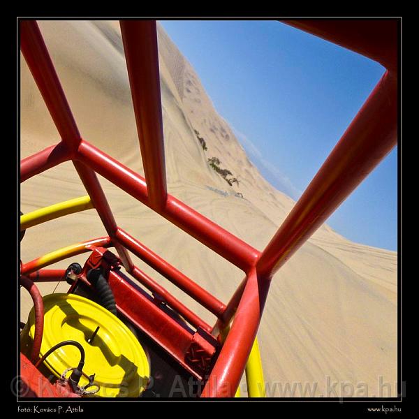 Huacachina Oasis Peru 11.jpg